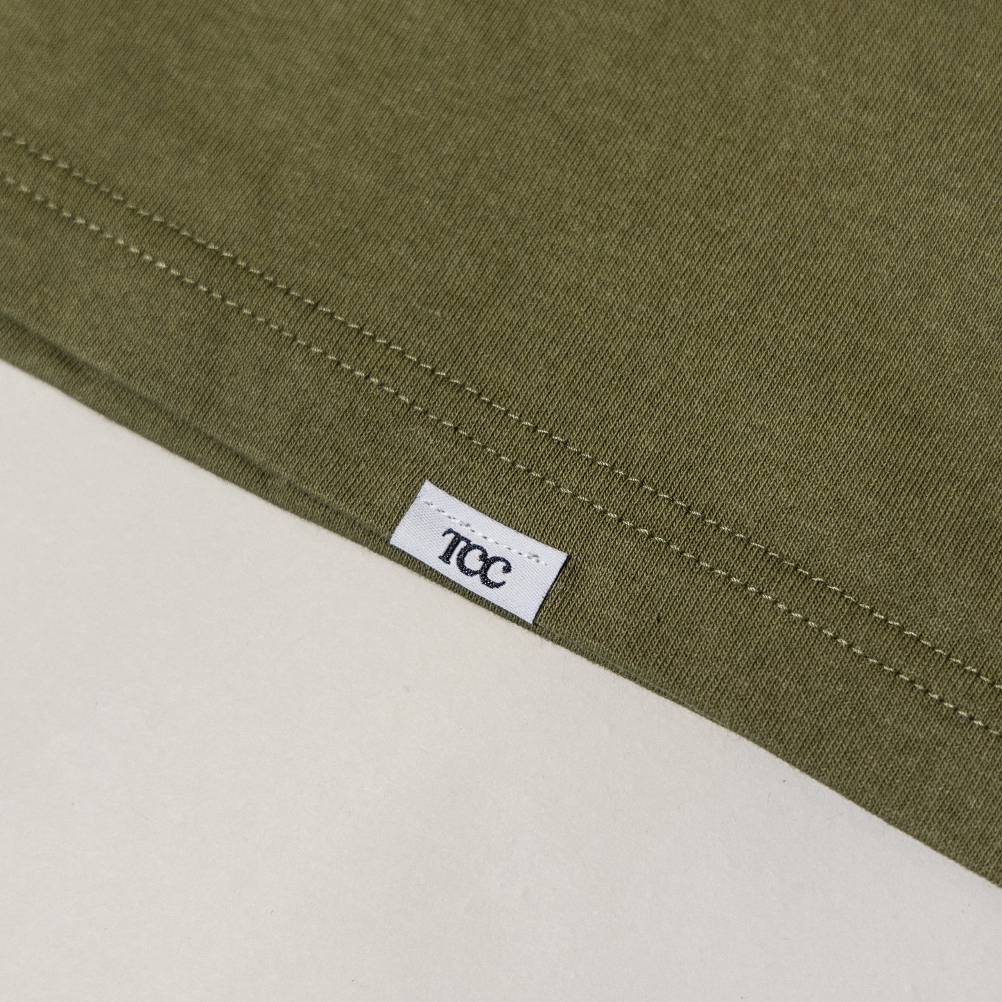 PATCH OLIVE TEE