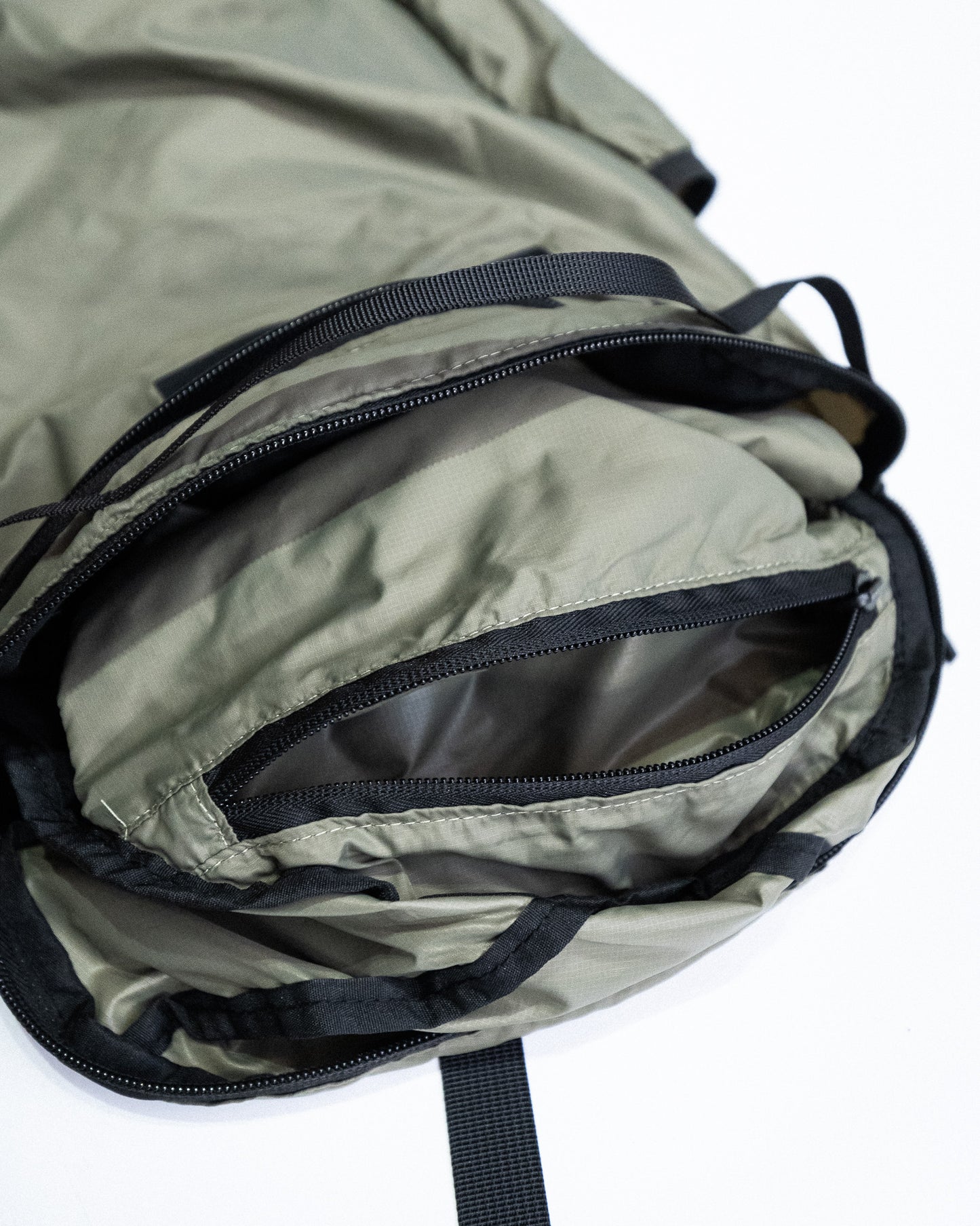 FEATHER LIGHT BAG